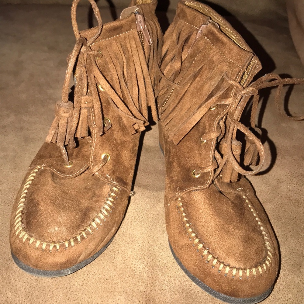 City Classified Suede Fringe Booties